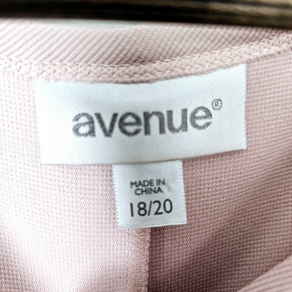 Avenue 18/20 Pink stretch midi Dress - Picture 2 of 8